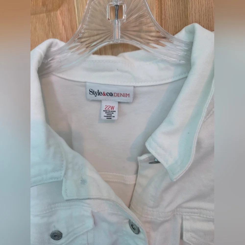 Size 22w Ladies White Jean Jacket - Picture 2 of 10